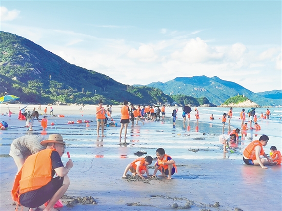 暑期，不妨到臺山川島踏浪。