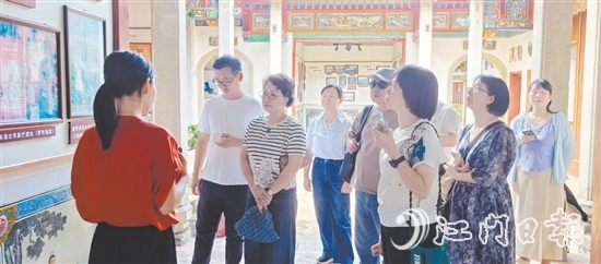 7月，新會(huì)區(qū)政協(xié)港澳臺(tái)僑和外事委員會(huì)圍繞“以‘僑村共建’助力‘百千萬(wàn)工程’”主題赴梅州市調(diào)研。