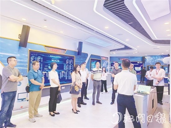 6月，新會(huì)區(qū)政協(xié)提案和聯(lián)絡(luò)委員會(huì)圍繞人工智能技術(shù)與實(shí)體經(jīng)濟(jì)深度融合到江門(mén)聯(lián)通公司調(diào)研。