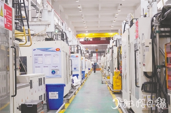 鴻美達(dá)科技進(jìn)行自動(dòng)化升級(jí)，實(shí)現(xiàn)從“制造”向“智造”躍升。