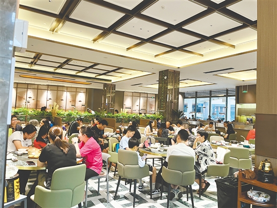 濱江新區(qū)的金宴樓臻品人氣旺。