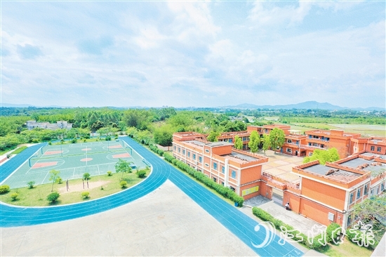 臺(tái)山怡霖學(xué)校從最初的德星學(xué)堂到如今的現(xiàn)代化民辦學(xué)校，見(jiàn)證了臺(tái)山教育的發(fā)展歷程。