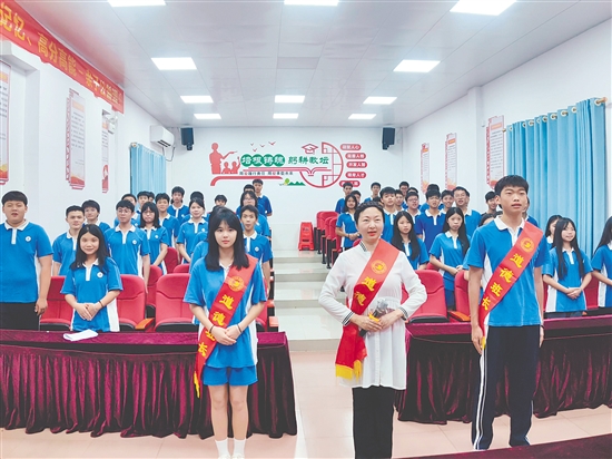 怡霖學(xué)校實行道德班長制度，推動班級開啟自我管理新征程。