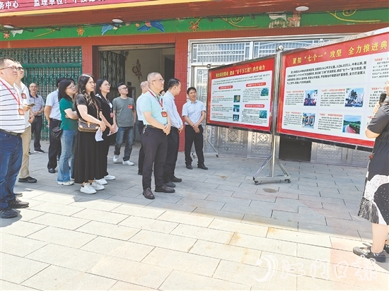 恩平市人大常委會(huì)組織人大代表外出交流，學(xué)習(xí)發(fā)展經(jīng)驗(yàn)。