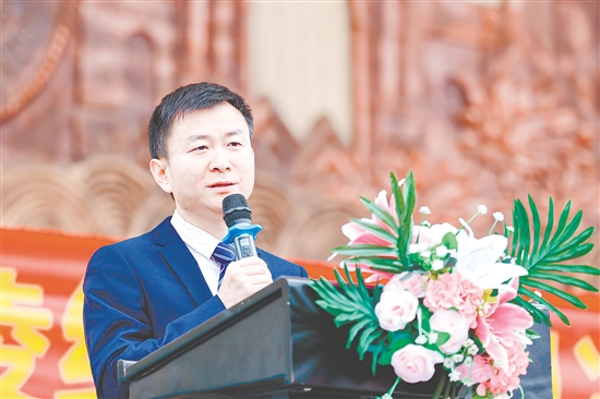 恩平黃岡實驗中學(xué)校長付永華。