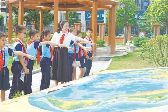 陳艷丹立足僑鄉(xiāng)文化，打造出一系列獨具特色的實踐活動。