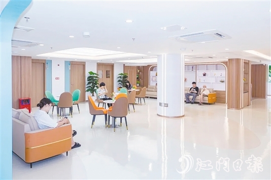 新會(huì)區(qū)人民醫(yī)院口腔中心于今年6月投入使用。