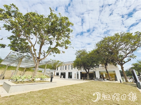 三合鎮(zhèn)內(nèi)新項(xiàng)目相繼落地生根、蓬勃發(fā)展。