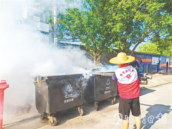恩平市廣泛組織動員各方力量，構(gòu)建起“黨建引領(lǐng)、全域共治”的防控屏障。