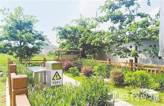 桃源鎮(zhèn)錢塘村污水處理站與周圍環(huán)境相協(xié)調(diào)。