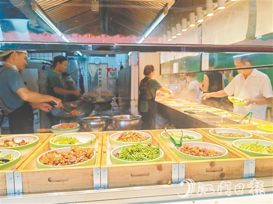 粵喜社區(qū)廚房菜品豐富。