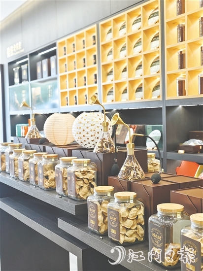 “吳村長(zhǎng)”在美國(guó)洛杉磯開(kāi)設(shè)旗艦店。