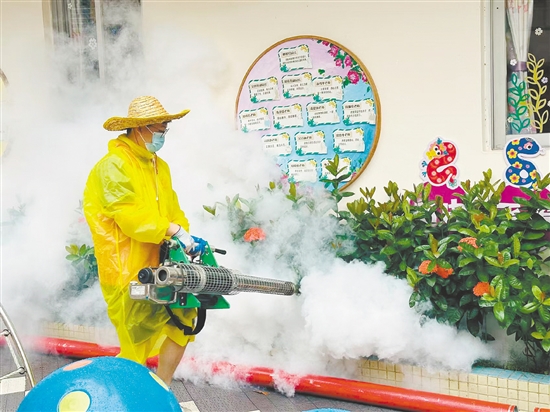 恩平市教育系統(tǒng)組織開展校園消殺行動。