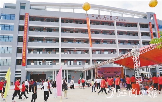 嶄新的臺(tái)山排球運(yùn)動(dòng)學(xué)校綜合訓(xùn)練大樓將助力培養(yǎng)更多排球人才。