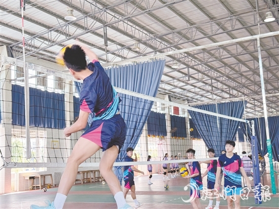 排球運(yùn)動(dòng)學(xué)校不斷為各級(jí)球隊(duì)輸送“新鮮血液”。