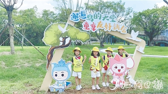 小鳥(niǎo)天堂國(guó)家濕地公園的互動(dòng)式打卡標(biāo)識(shí)成為景區(qū)熱門(mén)“打卡點(diǎn)”。