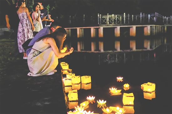 “七夕等圩”活動的核心魅力，在于對傳統(tǒng)習(xí)俗的創(chuàng)新詮釋。