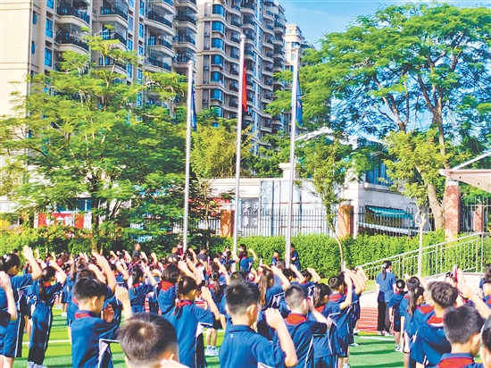 新學(xué)期首次升旗儀式。