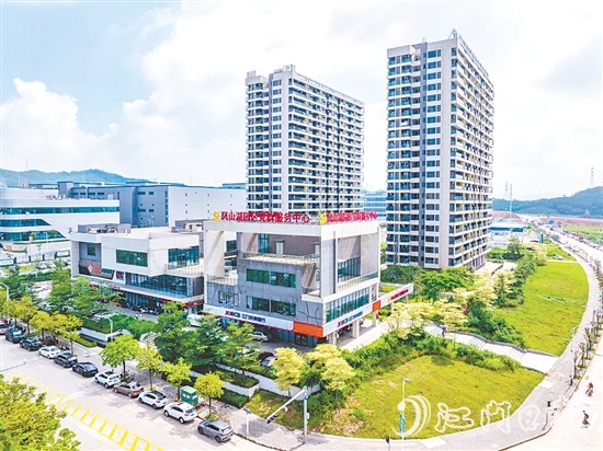 鳳山湖園區(qū)生活配套區(qū)（一期）項(xiàng)目順利推進(jìn)。