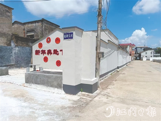 原本破敗不堪的連片外墻如今煥然一新。