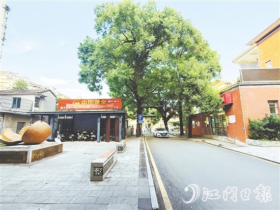 會(huì)城街道文體服務(wù)中心側(cè)地塊現(xiàn)狀。