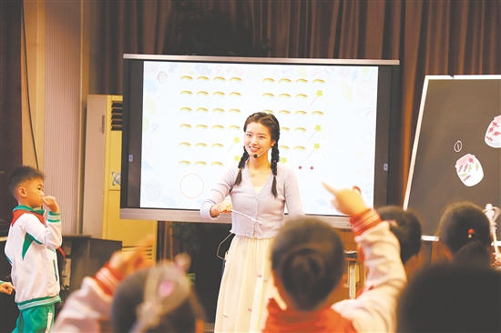 夏小祺的音樂課堂活力滿滿。