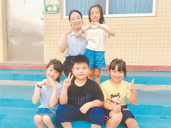 開學第一周，魏雨明便和學生打成一片。