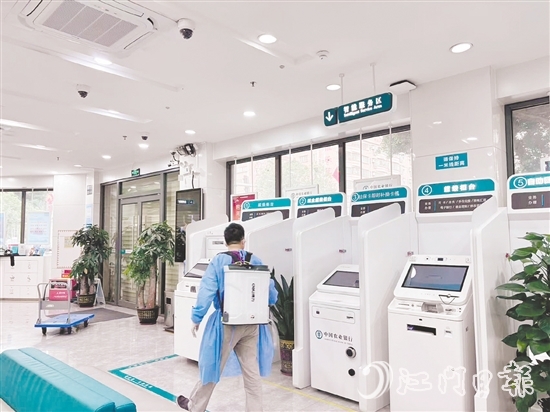 我市金融機構(gòu)嚴(yán)格落實對營業(yè)場所的消殺工作。