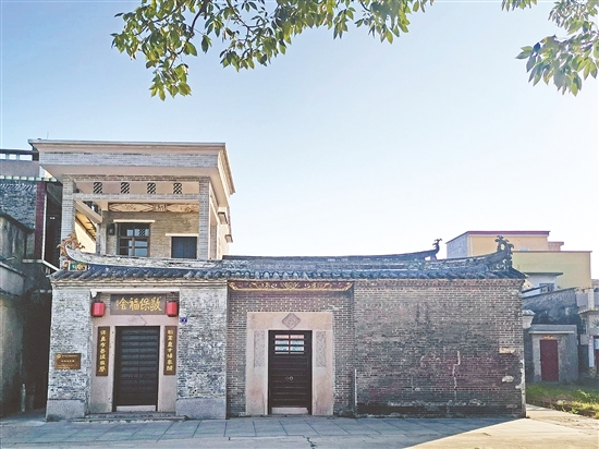 紅線女故居被列為開平市文物保護(hù)單位，這里擁有泮村村最珍貴的文化記憶。