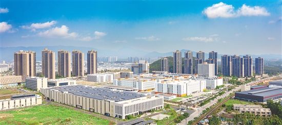 鶴山工業(yè)城新貌。