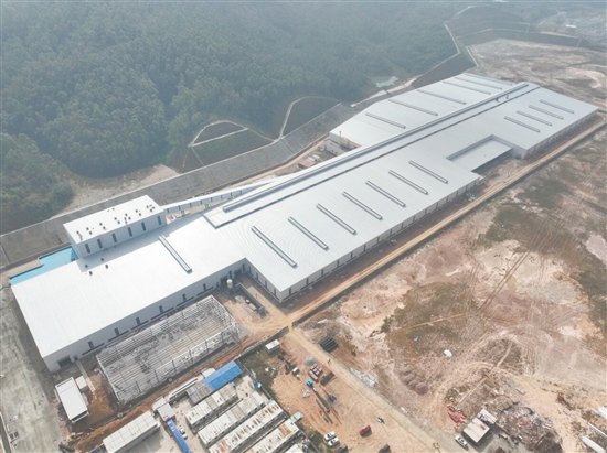 世界500強(qiáng)企業(yè)——法國(guó)圣戈班集團(tuán)在開平投資的項(xiàng)目預(yù)計(jì)明年上半年投產(chǎn)。