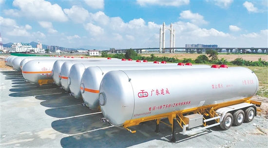 廣東中科建成低溫儲(chǔ)運(yùn)裝備制造項(xiàng)目一期工程進(jìn)入試生產(chǎn)階段。