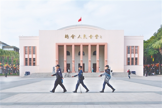 推進(jìn)平安新會建設(shè)一直是新會政法機(jī)關(guān)的奮斗目標(biāo)。