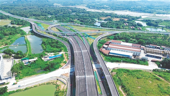 作為廣東省重點建設項目，國道G240線臺山大江至那金段改擴建工程按雙向六車道（部分路段四車道）一級公路技術標準建設。