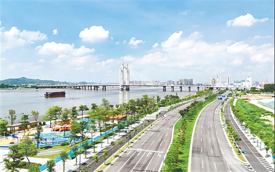 開平市以精細(xì)化治理擦亮城市“面子”、夯實民生“里子”，讓宜居成為城市最鮮明的標(biāo)簽。