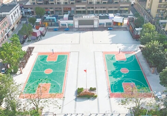 升級改造后的文化廣場為群眾休閑娛樂、開展文化活動提供了更為舒適、更具活力的公共空間。