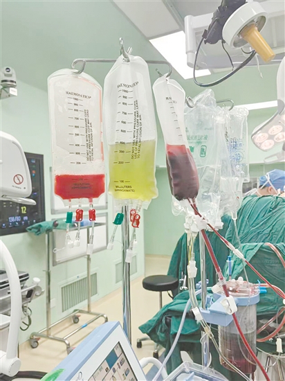 回收機(jī)內(nèi)的血小板、血漿、紅細(xì)胞。