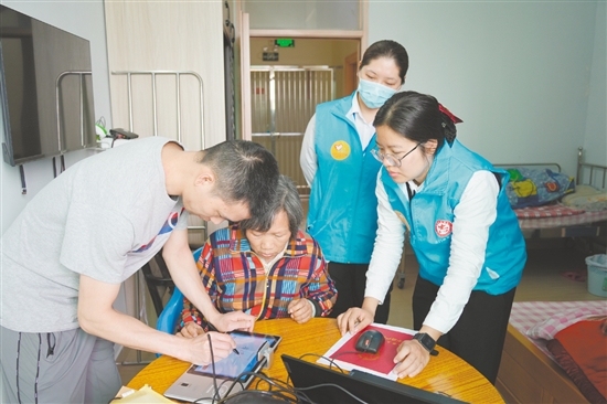 開平市推動(dòng)政務(wù)服務(wù)從“能辦”向“好辦、易辦、智辦、暖辦”躍升，正是“文明讓生活更美好”的鮮活實(shí)踐。