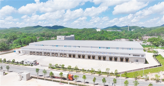 黨員干部帶頭攻堅(jiān)，加快廣東省農(nóng)產(chǎn)品加工示范區(qū)（臺(tái)山白沙園區(qū)）冷鏈物流基地建設(shè)進(jìn)程，推動(dòng)A1冷庫(kù)提前30天投入使用。