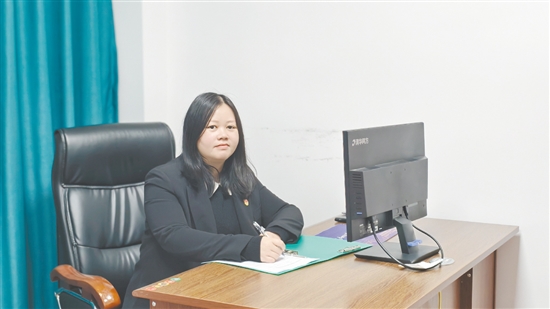 趙婷，中共恩平市委政法委員會(huì)維穩(wěn)工作股股長(zhǎng)、四級(jí)主任科員。牽頭協(xié)調(diào)跟進(jìn)處理矛盾糾紛1102宗，成功化解1060宗，化解率96%。主導(dǎo)編印《涉穩(wěn)風(fēng)險(xiǎn)研判周報(bào)》37期。在恩平市社會(huì)治安綜合治理中心建設(shè)過程中，錄入事件1019宗，化解重點(diǎn)個(gè)案30宗，推動(dòng)基層治理響應(yīng)率達(dá)100%。獲評(píng)恩平市“最美志愿者”、信訪工作先進(jìn)個(gè)人、網(wǎng)絡(luò)輿情優(yōu)秀信息員等。