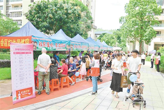 瓏城半山小區(qū)常態(tài)化開展社區(qū)活動，已服務(wù)居民超2700人次。