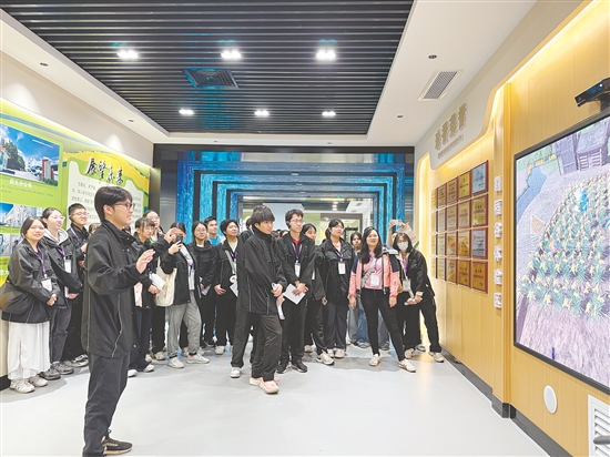 從傳統(tǒng)農(nóng)業(yè)到現(xiàn)代食品“智造”，臺(tái)山市為港澳學(xué)生提供了立體的產(chǎn)業(yè)認(rèn)知課堂。