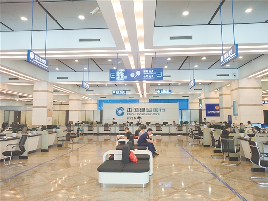 江門建行深入踐行“金融為民”理念，不斷提升金融服務(wù)水平。