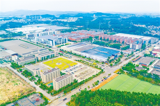 蓬江產(chǎn)業(yè)園連續(xù)4個考核年度獲省評為優(yōu)秀，是全市唯一入選全國省級開發(fā)區(qū)500強的產(chǎn)業(yè)園區(qū)。劉淑君