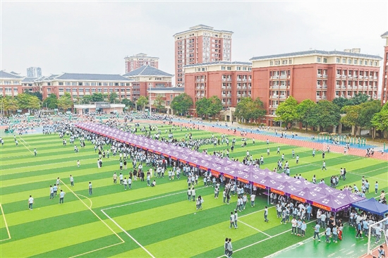 江門(mén)廣雅學(xué)校宣講活動(dòng)人氣旺。