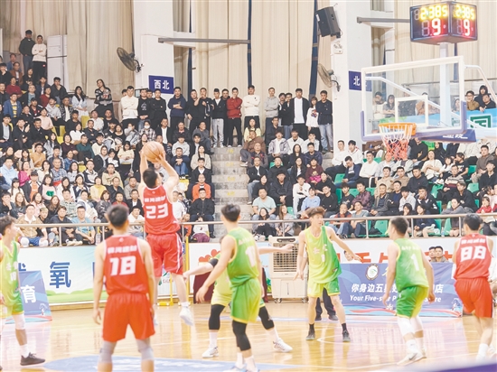 2025-2026賽季恩平市男子籃球聯(lián)賽現(xiàn)場。