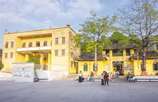 改造后的茶坑大禮堂及舊鄉(xiāng)府。