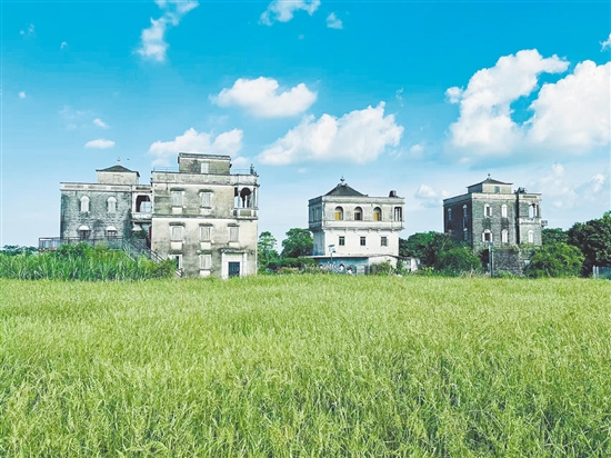 斗山鎮(zhèn)浮月村充滿僑鄉(xiāng)特色。