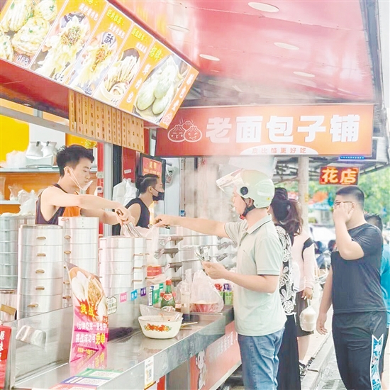 酥包堂的包子深受市民歡迎。