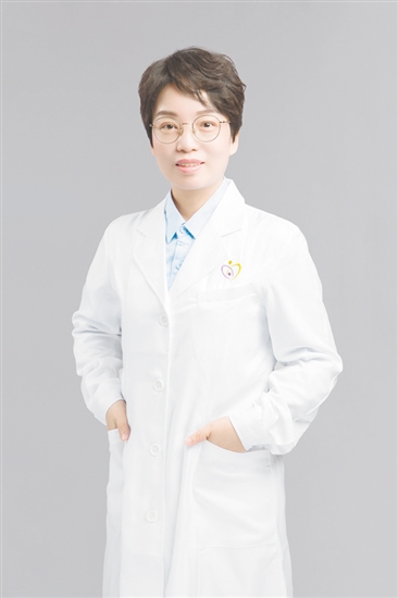 婦女保健科主任覃鈺純 婦女保健科主任覃鈺純